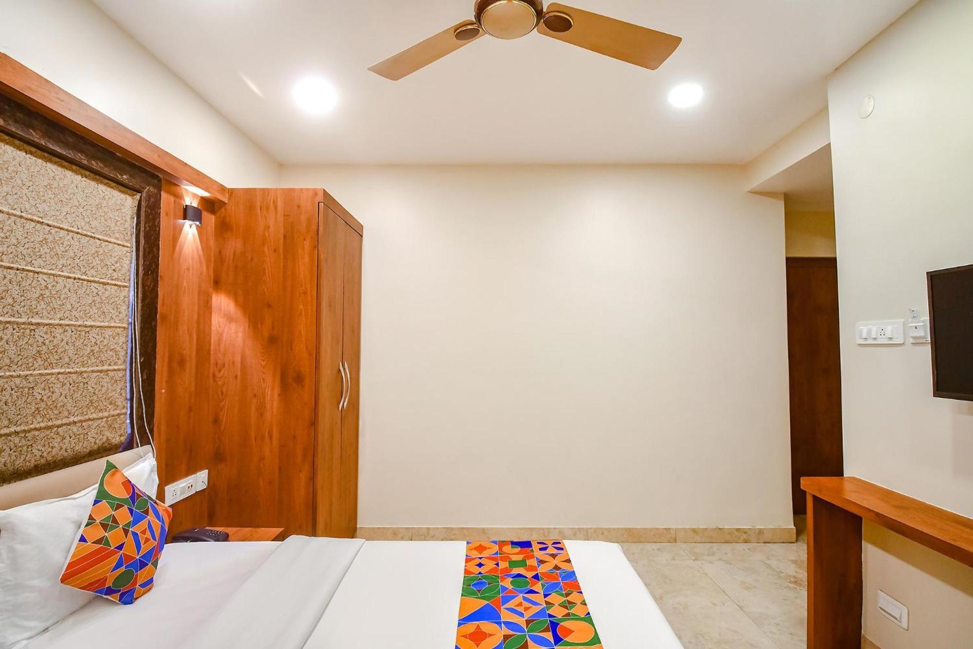 Fabhotel Dream World Residency - Nr Biswa Bangla Gate Колката Екстериор снимка