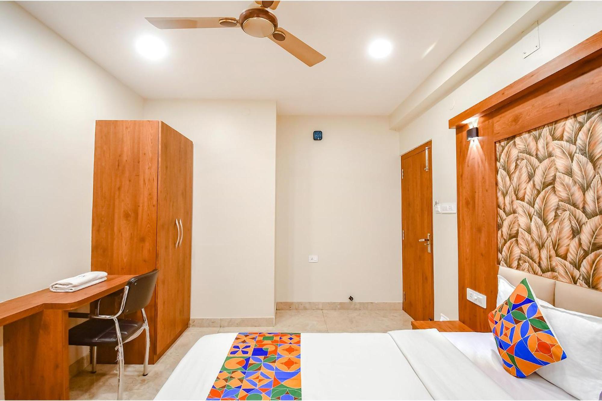 Fabhotel Dream World Residency - Nr Biswa Bangla Gate Колката Екстериор снимка